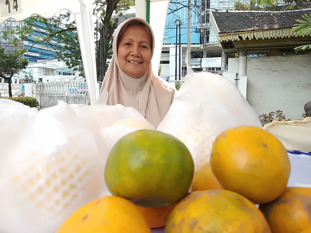 Mashita Bertahan 10 Tahun Berjualan Buah, Gunakan Strategi Belanja, Minimalisir Risiko Busuk